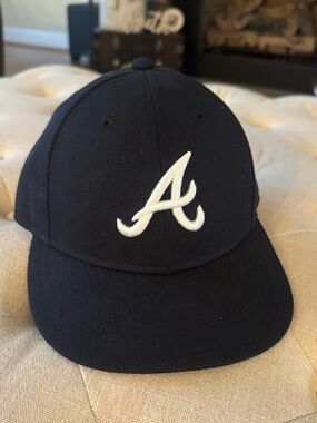 Atlanta Braves ⚾️ New Era 59FIFTY Black Navy Fitted Cap (Size 7)